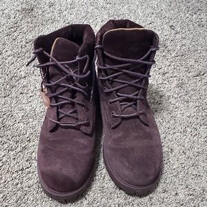 Cute purple timberlines!